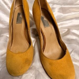 Elegant Mustard Suede Heels
